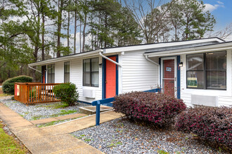 The Village at Holly Park in Columbus, GA - Foto de edificio - Building Photo