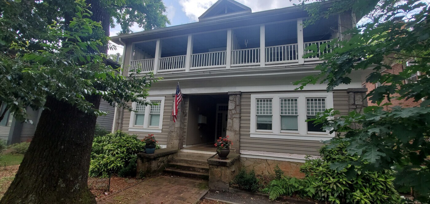 317 4th St NE, Unit C in Atlanta, GA - Building Photo