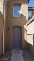 5556 W Sun Temple Ave in Las Vegas, NV - Foto de edificio - Building Photo