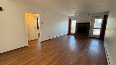 8601 Molanary Dr in Anchorage, AK - Building Photo - Building Photo