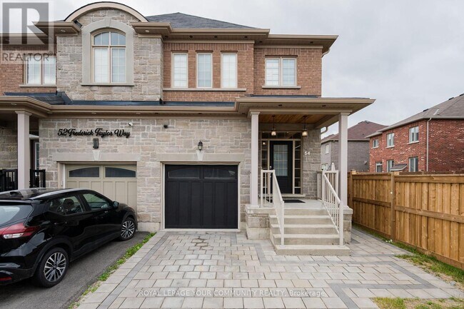 54 Frederick Taylor Way in East Gwillimbury, ON - Building Photo - Building Photo