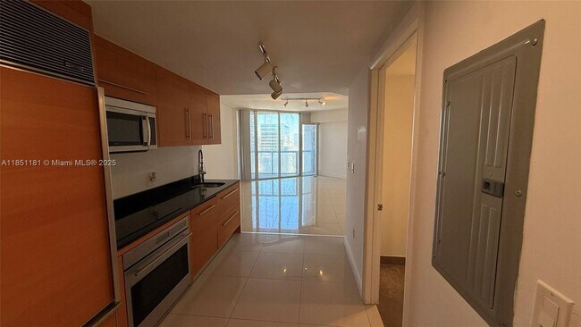 475 Brickell Ave in Miami, FL - Building Photo - Building Photo