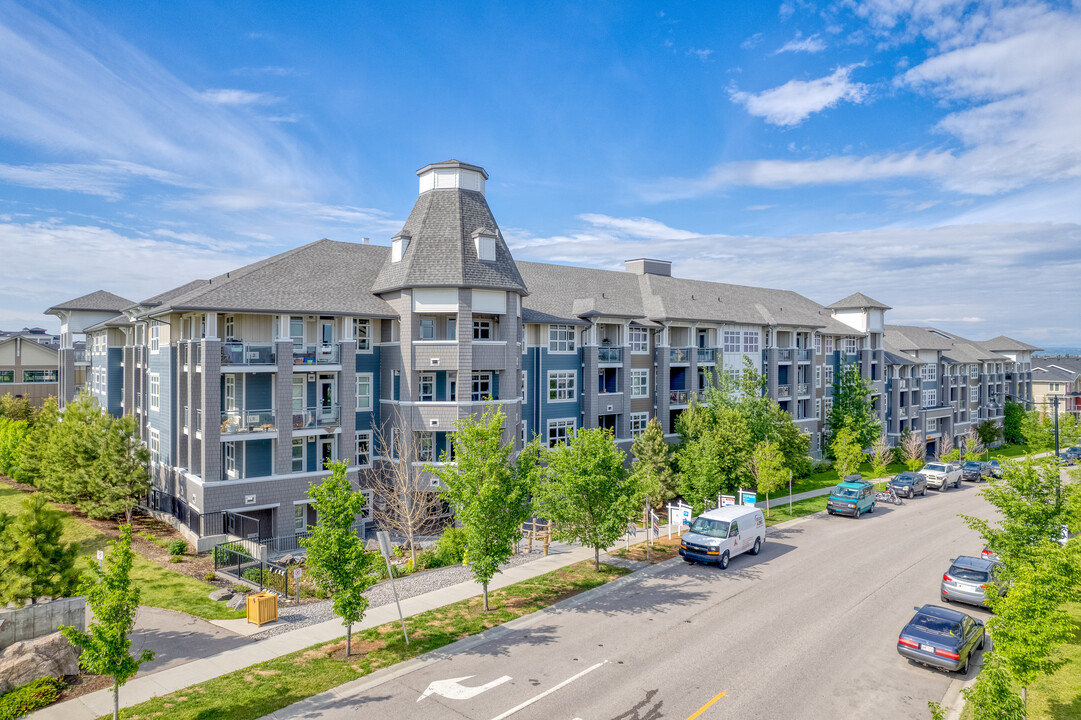 25 Auburn Meadows Ave SE in Calgary, AB - Building Photo