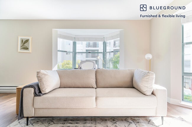 1 Bayside Village Pl in San Francisco, CA - Building Photo - Building Photo