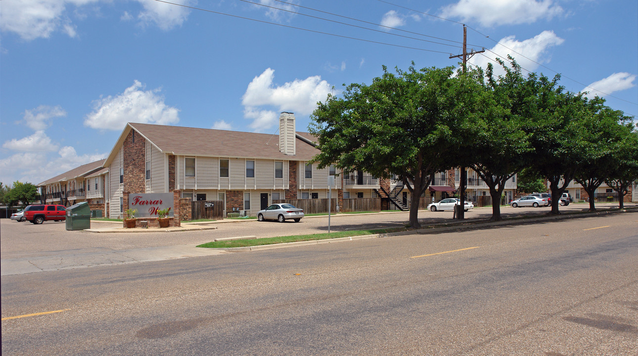 Farrar West in Lubbock, TX - Building Photo