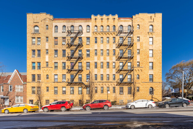 3450 28th St in Astoria, NY - Foto de edificio - Building Photo