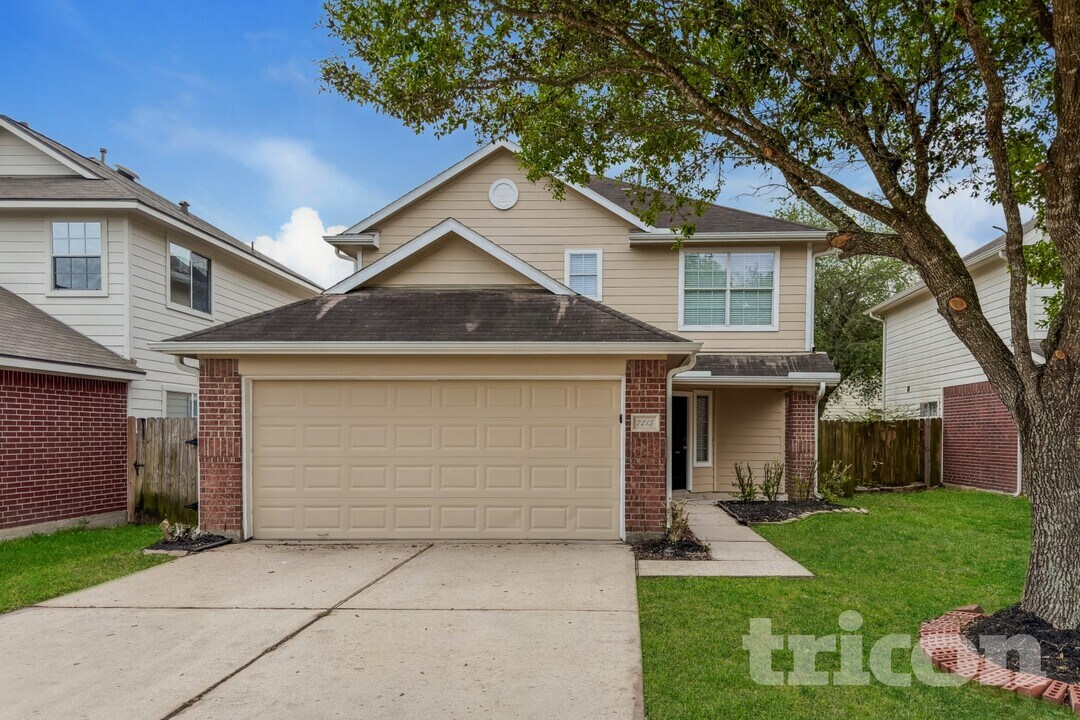7215 Lazy Summer Ct in Magnolia, TX - Building Photo