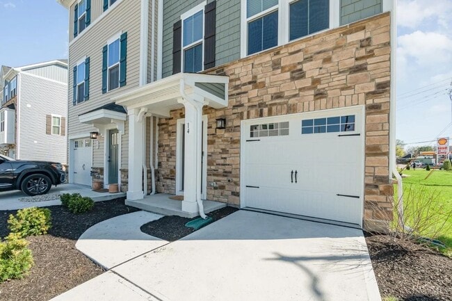 property at 14 Wentworth Ln