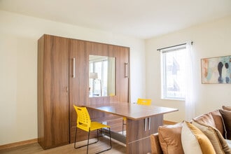 1031 S 1st St, Unit SI ID1515272P in Milwaukee, WI - Foto de edificio - Building Photo