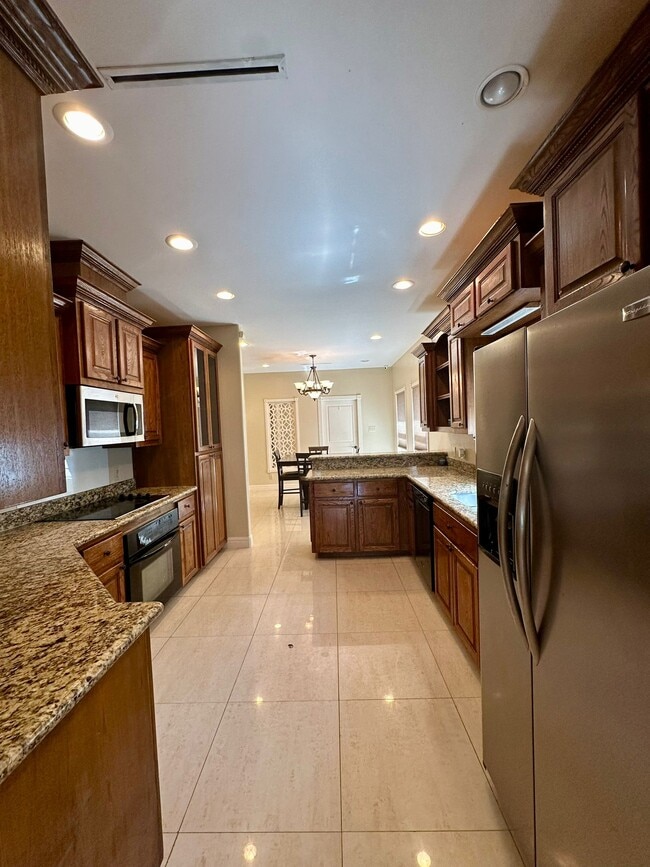 1001 E Balboa Ave in McAllen, TX - Building Photo - Building Photo