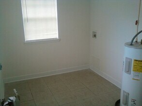 274 Floss Ave in Jacksonville, FL - Building Photo - Building Photo