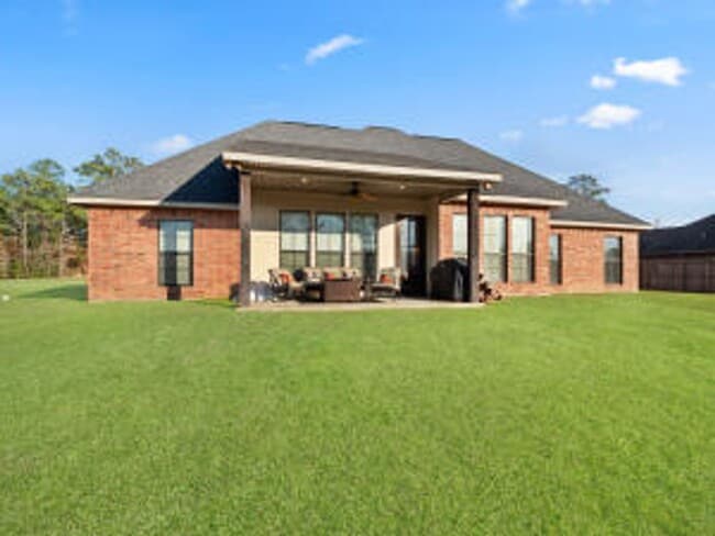 3512 Tank Trail Rd in Leesville, LA - Building Photo - Building Photo