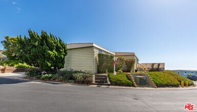 29500 Heathercliff Rd in Malibu, CA - Building Photo - Building Photo