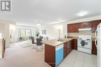 3375-3375 Thomas St in Mississauga, ON - Building Photo - Building Photo