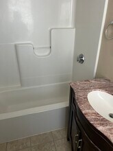 15 Maple Ave in Bridgewater, MA - Building Photo - Building Photo