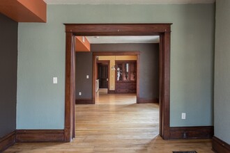 716 Oregon St in Oshkosh, WI - Building Photo - Building Photo