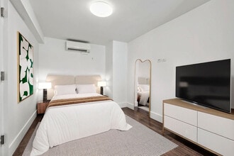 125 E 83rd St in New York, NY - Building Photo - Building Photo