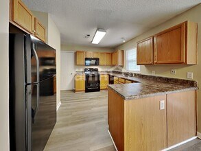 5516 Scenic Brook Ln in Raleigh, NC - Foto de edificio - Building Photo