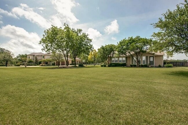 1444 Bledsoe Road in Gunter, TX - Building Photo - Building Photo
