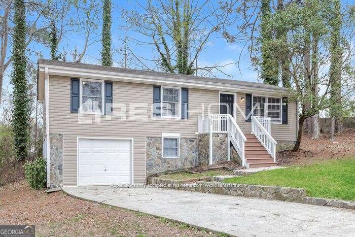 9002 Norwalk Ct in Jonesboro, GA - Building Photo