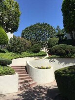 1616 Fair Oaks Ave, Unit 15 in South Pasadena, CA - Building Photo