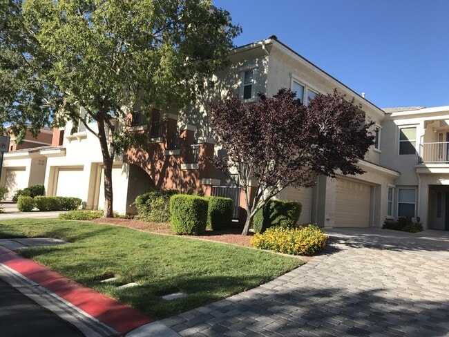 10730 Amber Ridge Dr in Las Vegas, NV - Building Photo - Building Photo
