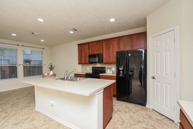 property at 6 S Burberry Park Cir