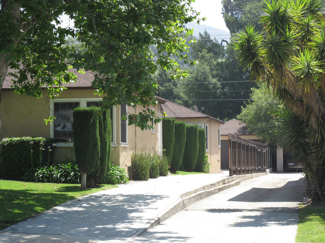 2518 Canada Blvd in Glendale, CA - Building Photo - Building Photo