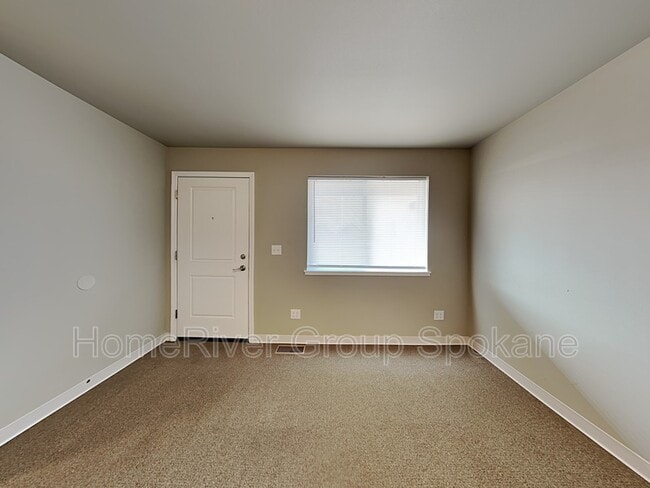 516 W 5th St in Cheney, WA - Building Photo - Building Photo