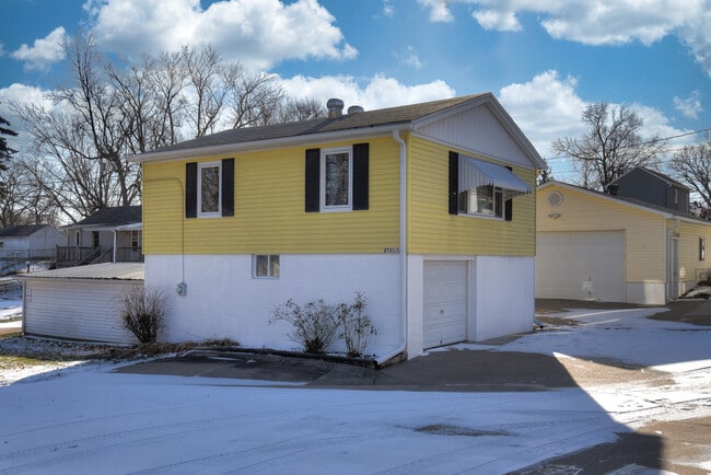 property at 2721 Josephine St