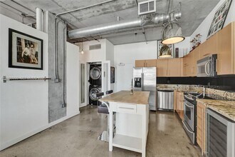 444 NE 30th St in Miami, FL - Building Photo - Building Photo