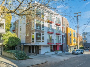 The Fifteen - Modern Living Meets Capitol in Seattle, WA - Foto de edificio - Building Photo