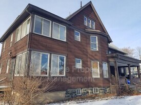 661 Park Pl in Elmira, NY - Building Photo