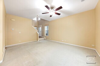 651 Hawley Dr in Oswego, IL - Foto de edificio - Building Photo