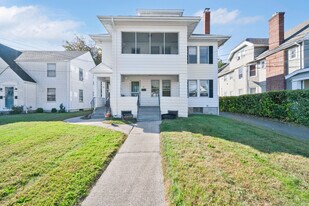 91 Maplewood Ave in West Hartford, CT - Building Photo