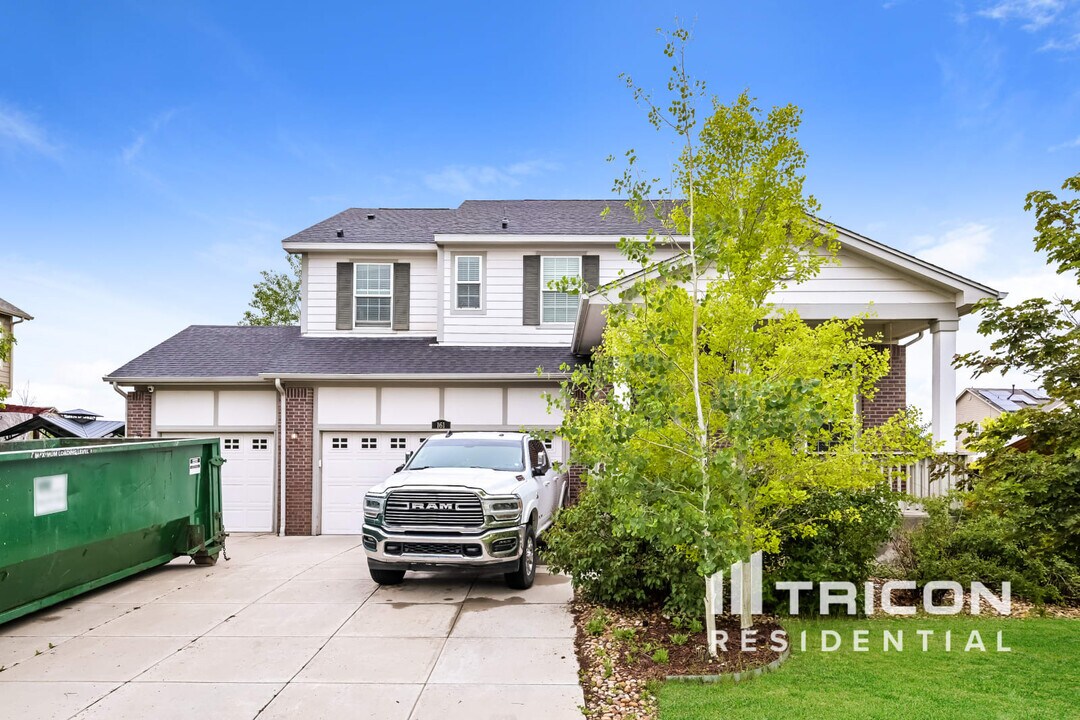 161 N Newbern Way in Aurora, CO - Building Photo