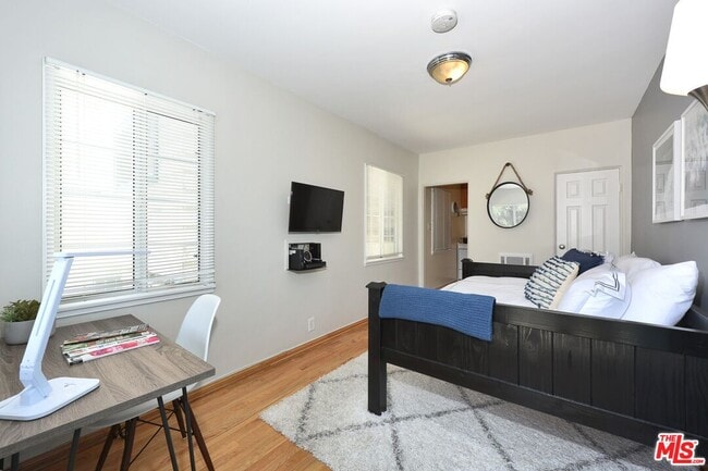 property at 16 Clubhouse Ave