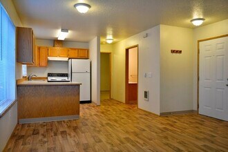 1908 NE 46th Ave in Portland, OR - Building Photo - Building Photo