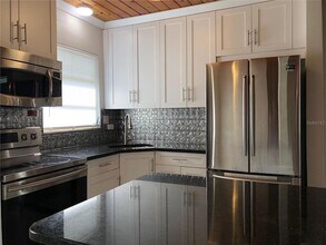 80 Beverly Cir in Englewood, FL - Foto de edificio - Building Photo