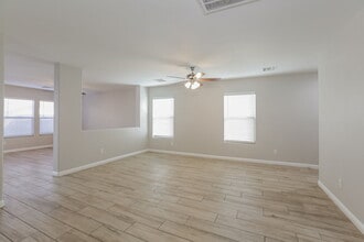 6218 Lone Cypress Ct in Las Vegas, NV - Foto de edificio - Building Photo