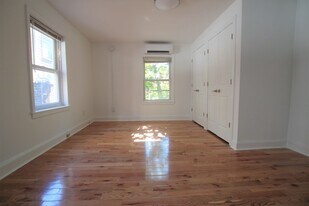 2004 Chestnut St in Philadelphia, PA - Building Photo