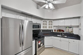 13045 SW 88th Ln in Miami, FL - Building Photo - Building Photo