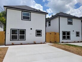 6614 Haight St in Houston, TX - Building Photo