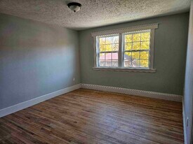 1 US-1 in Malone, NY - Building Photo