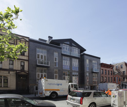 168-172 Meserole St in Brooklyn, NY - Building Photo - Building Photo