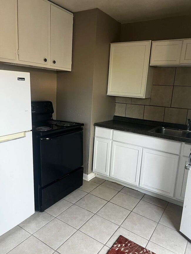 2710 E 3rd St in Lubbock, TX - Building Photo - Building Photo