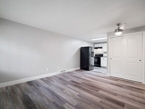 Dartmouth Place Apartments in Geneva, OH - Foto de edificio - Interior Photo