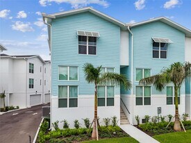 3840 Pompano Dr SE in St. Petersburg, FL - Building Photo