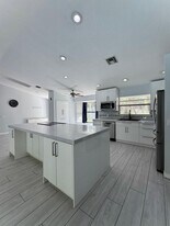 15684 86th Way N in West Palm Beach, FL - Building Photo