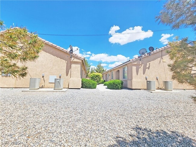 property at 1320 Pocahontas Ave